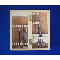 550009 Anatomical Set 8 Pcs., Wooden Box Included
